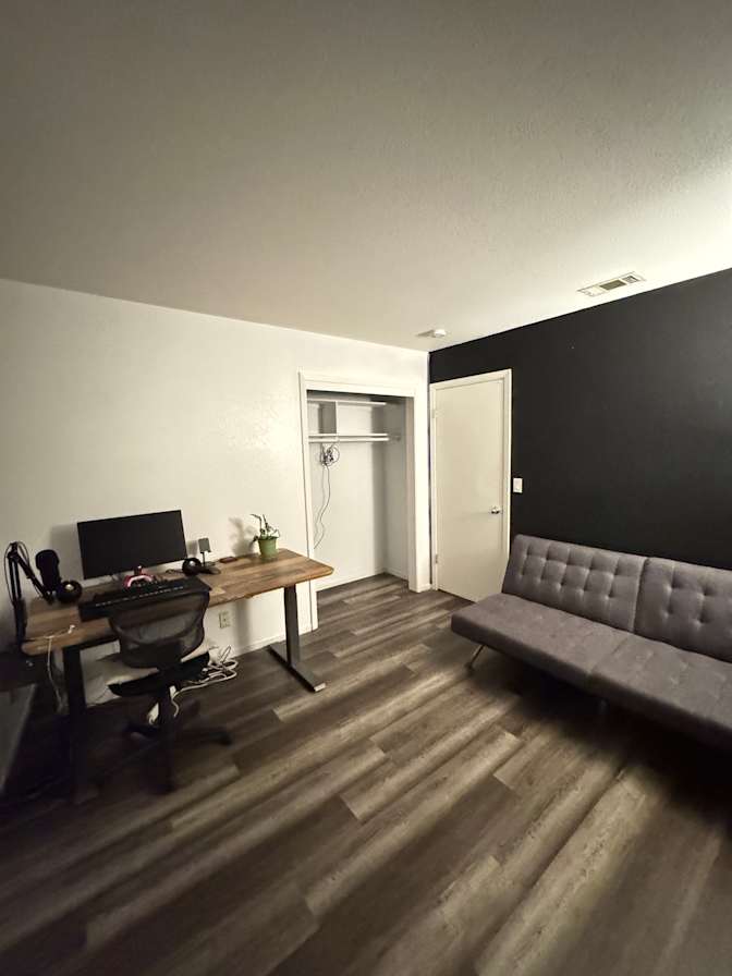IJ's room