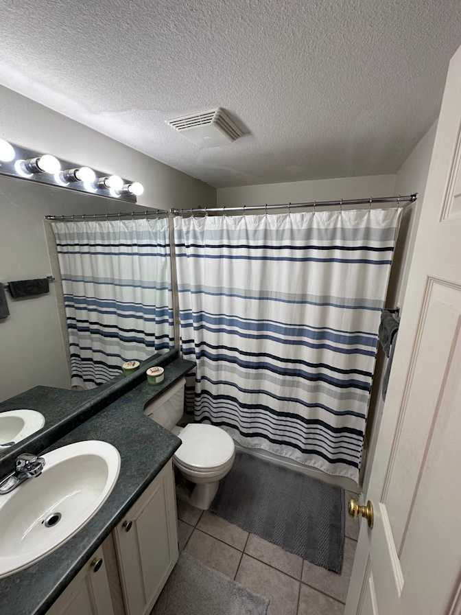 Kenny's room