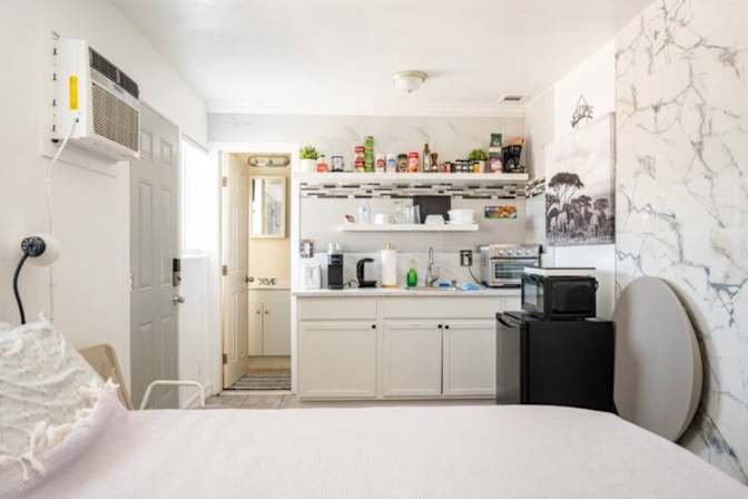 Sez's room