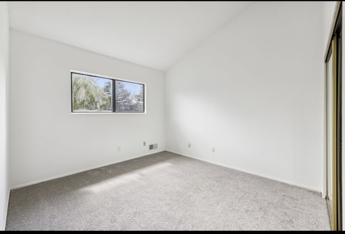 Hannah E's room