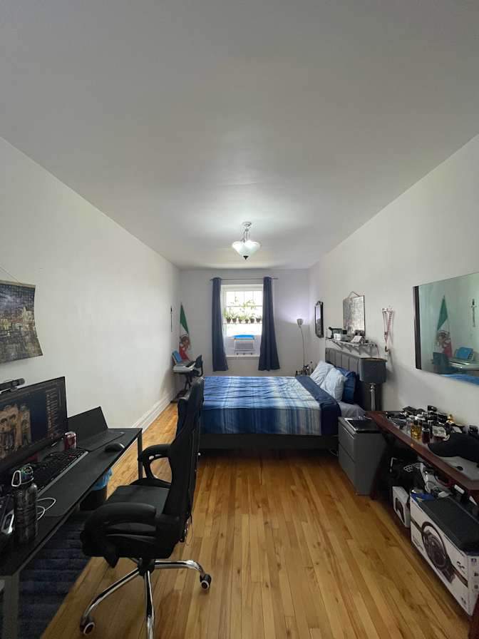 Khashayar's room