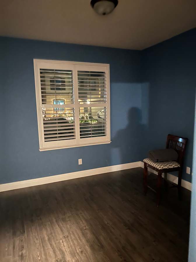 Quy's room