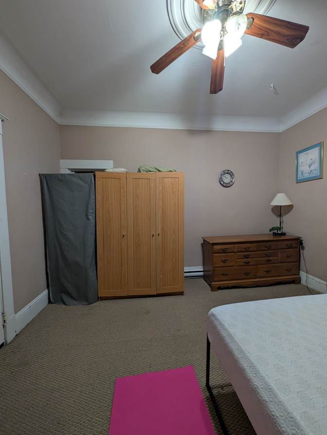 Yllor's room