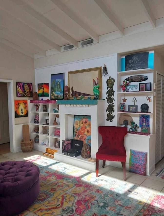 Leslie's room