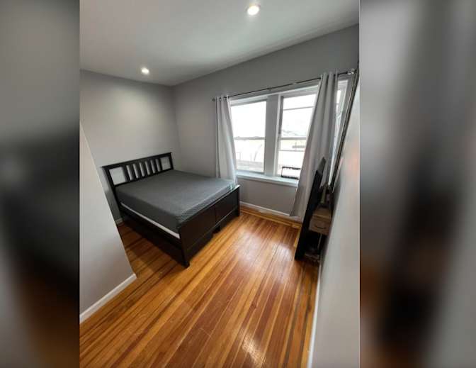carlos's room