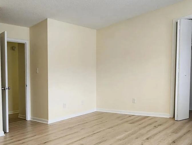 Alcove Rooms's room