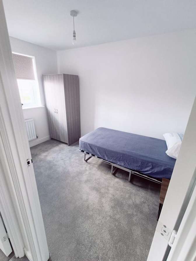 Asim sheikh's room