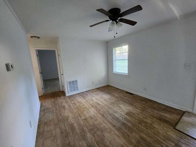 Alcove Rooms's room