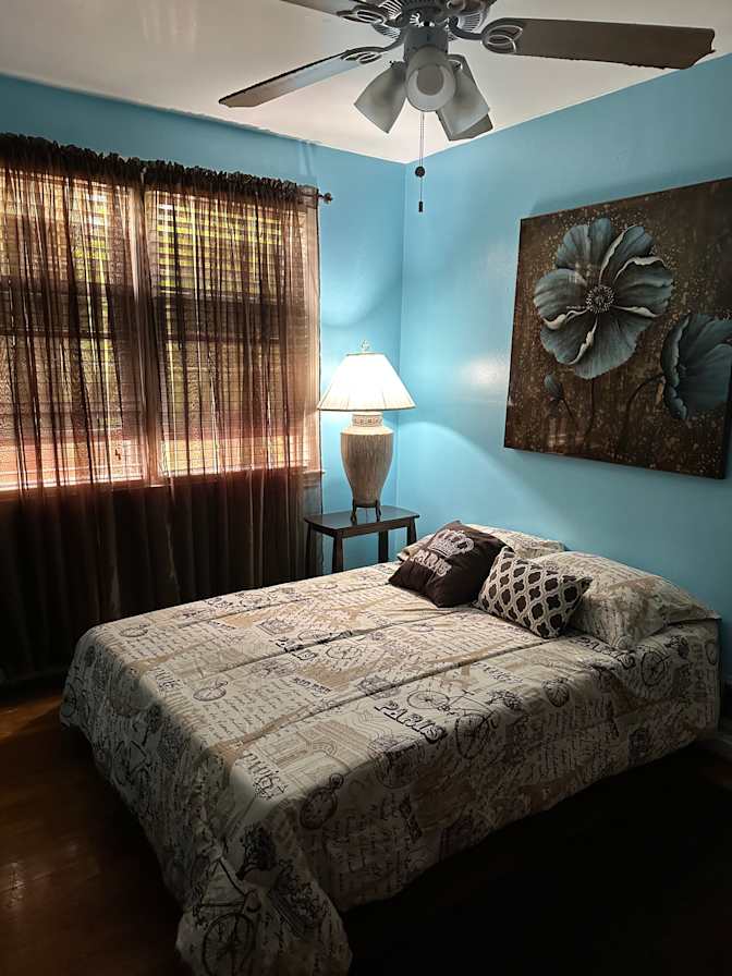 Gwen edwards's room