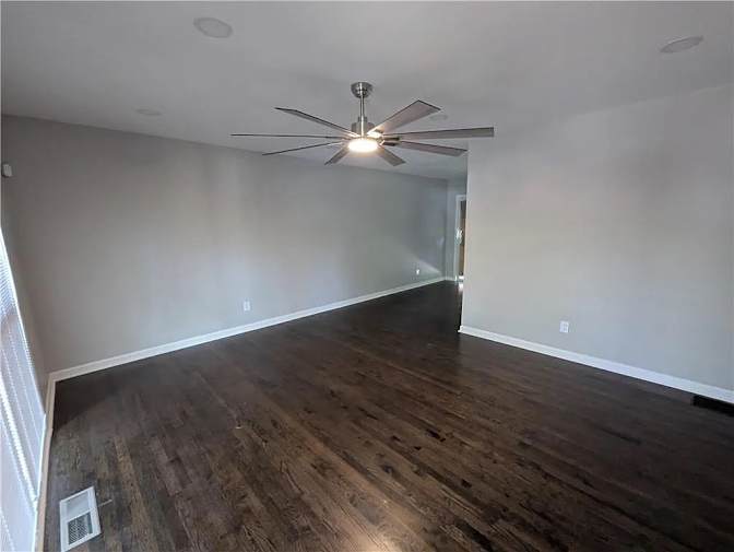 Alcove Rooms's room