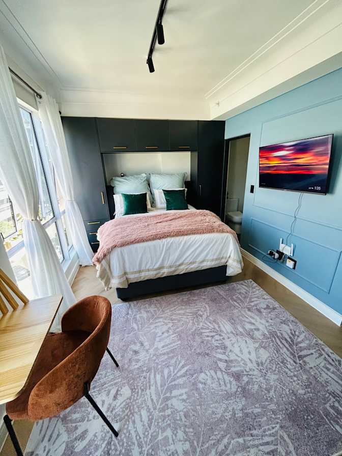 Vernon's room