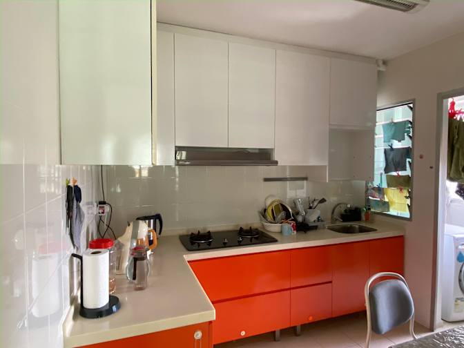 BERNARD LIN's room