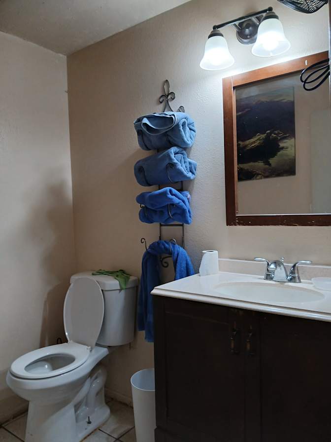 carlos's room