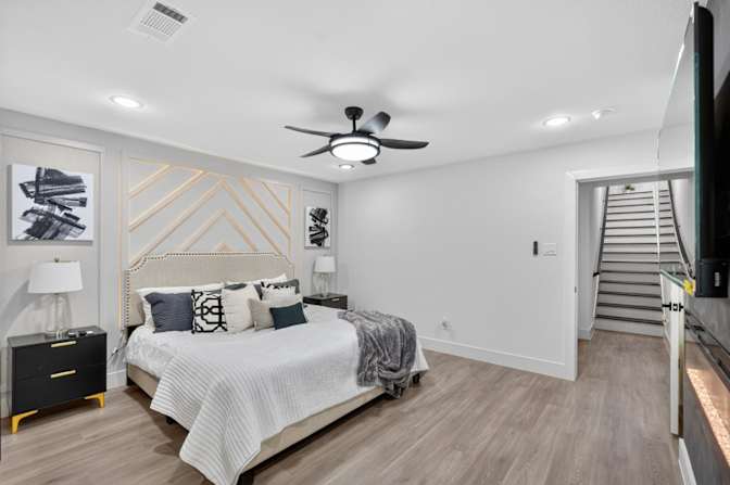 sam's room