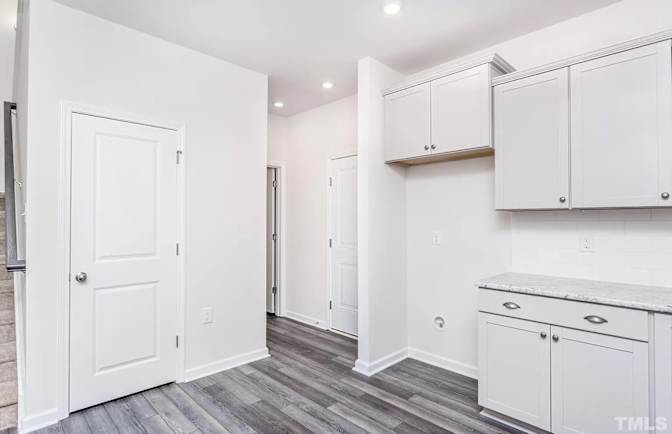Alcove Rooms's room