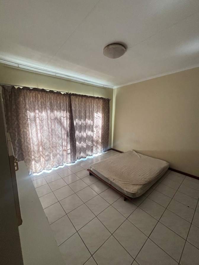 Julien Hanna's room