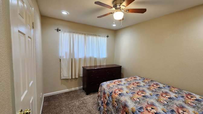 Luis's room