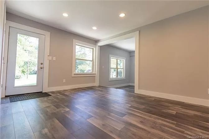 Alcove Rooms's room