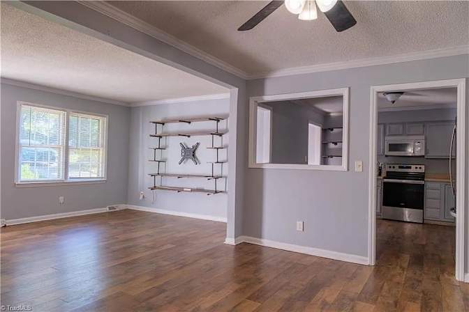 Alcove Rooms's room