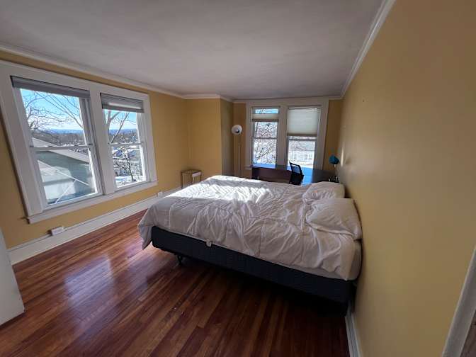 Izzy's room