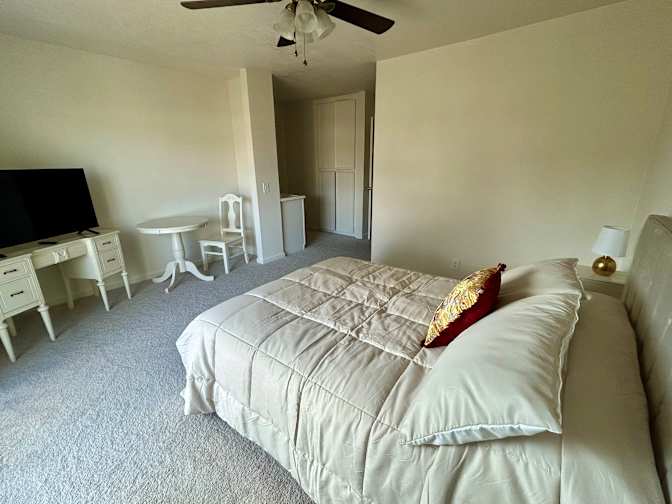 Mariel V's room