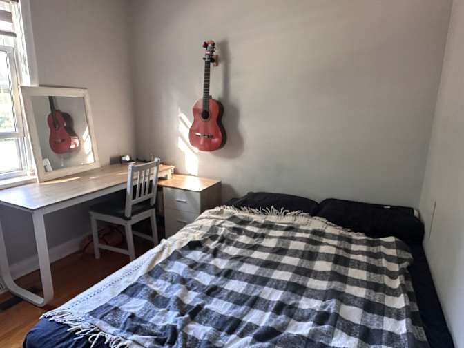 Eve's room