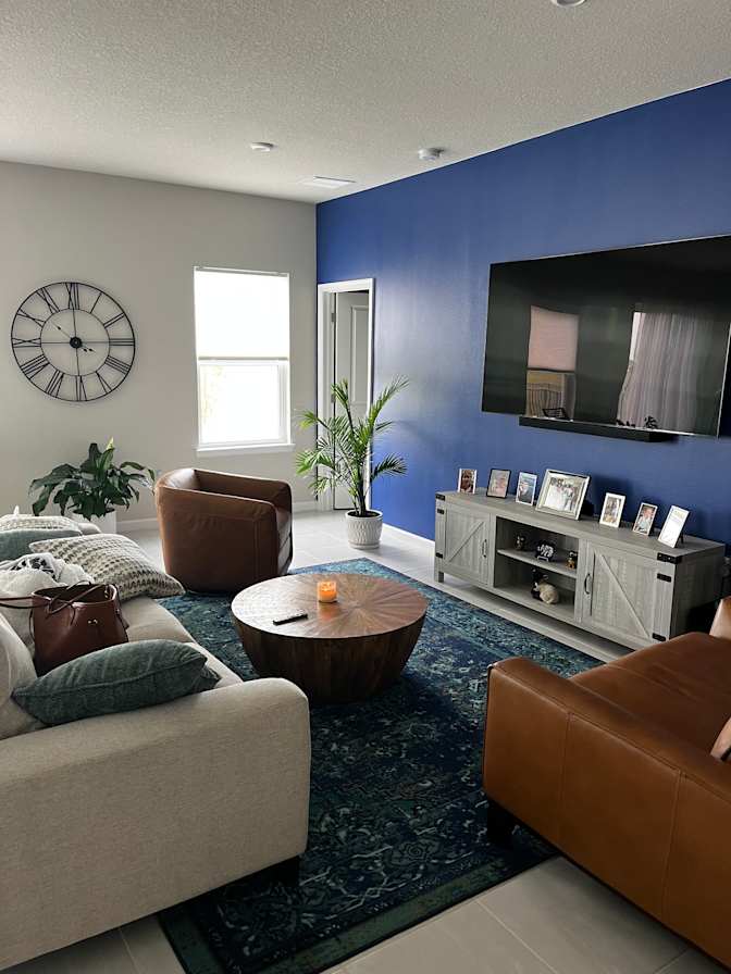 Tiffany Osullivan's room