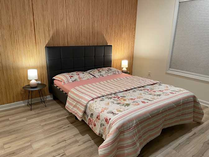 Alcove Rooms's room