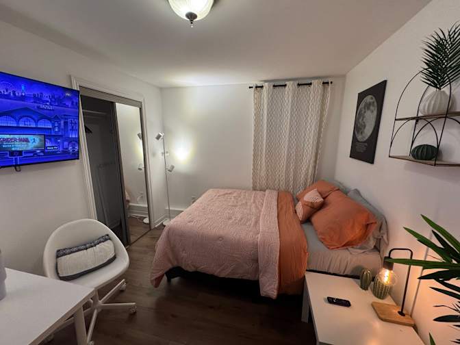 Alona's room
