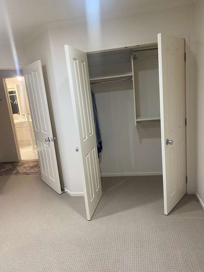Albany's room