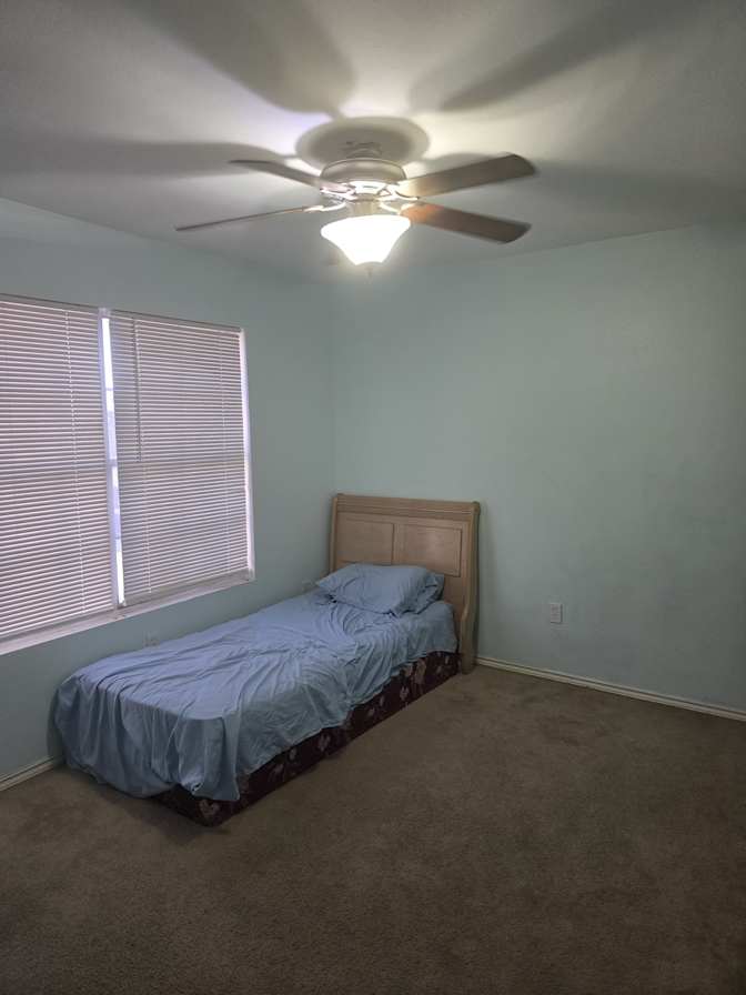 Sergio's room