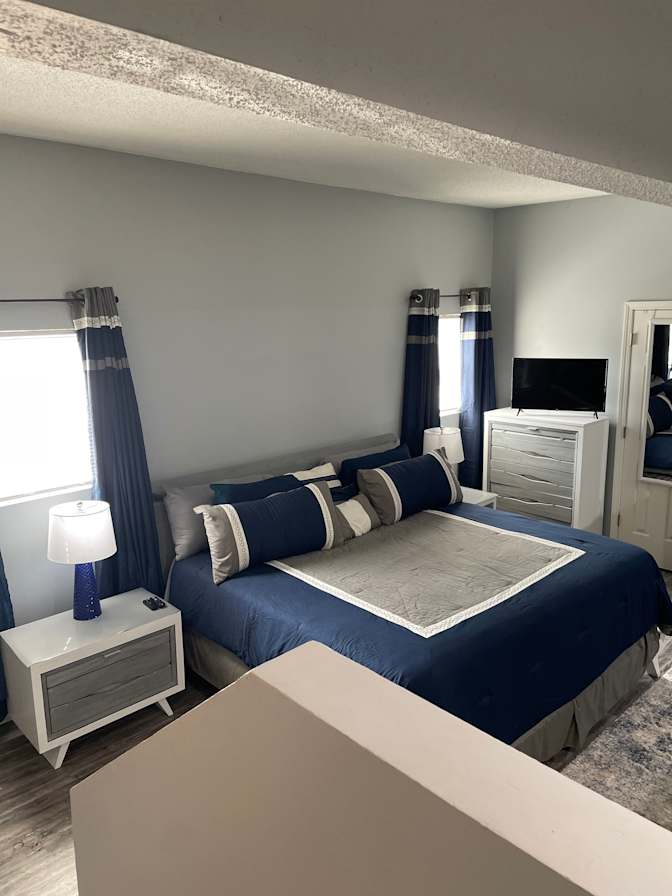 Truluv's room
