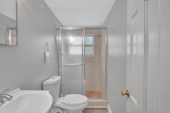 lifedoorrentals's room
