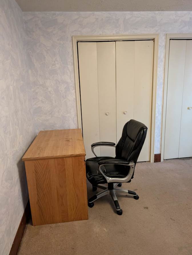 Eric Peterson's room