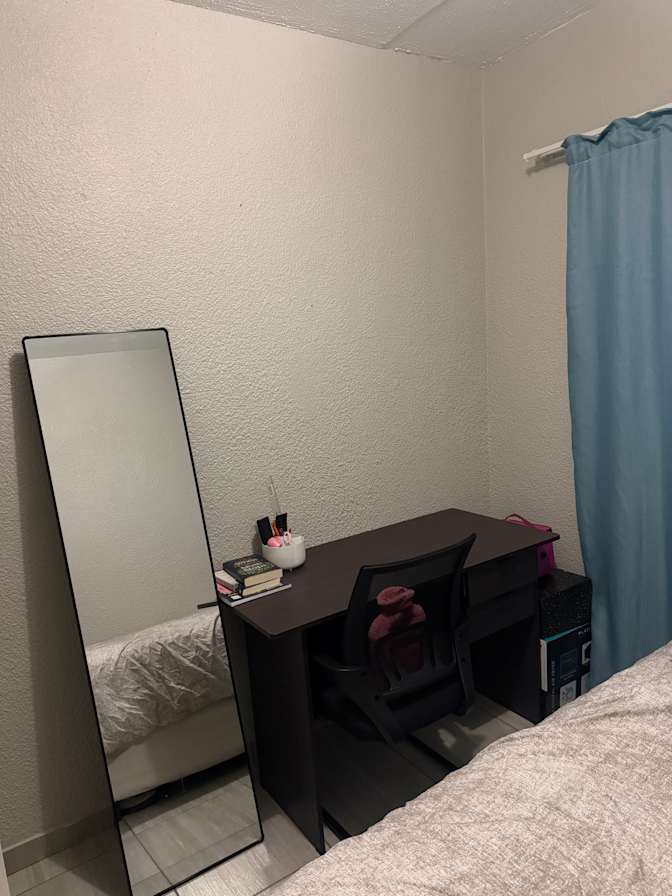 Inno's room