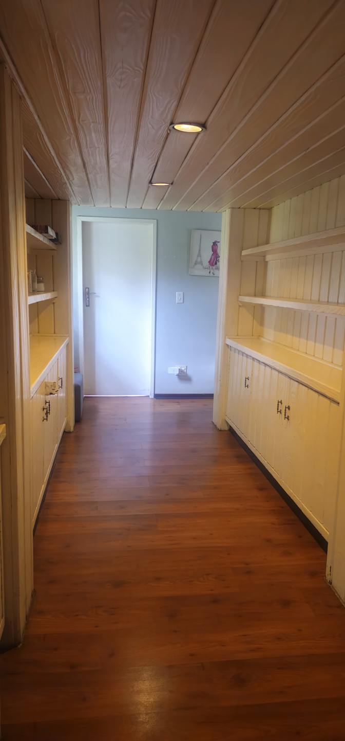 Landsdowne Bryanston's room