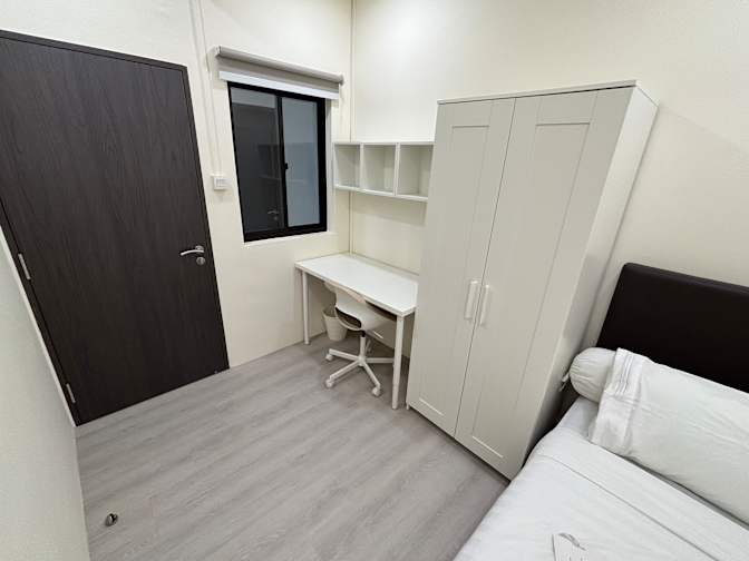 Harry Lee's room
