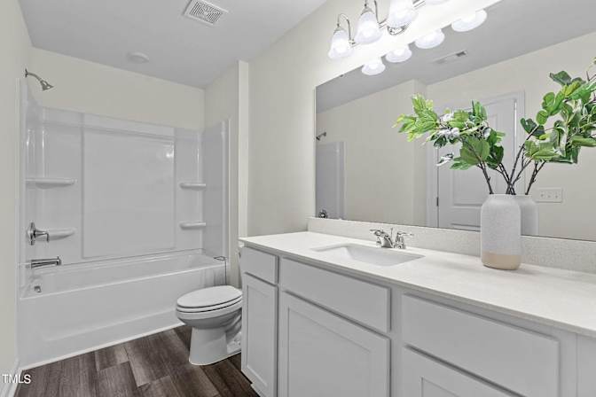 Alcove Rooms's room