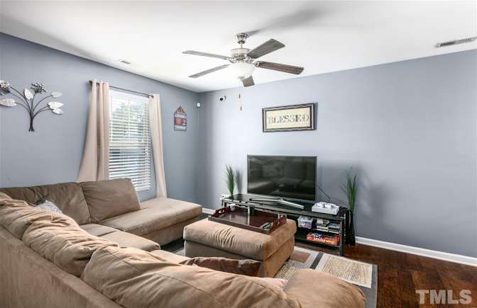 Alcove Rooms's room