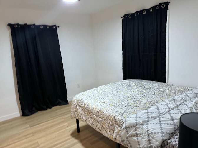 Alcove Rooms's room
