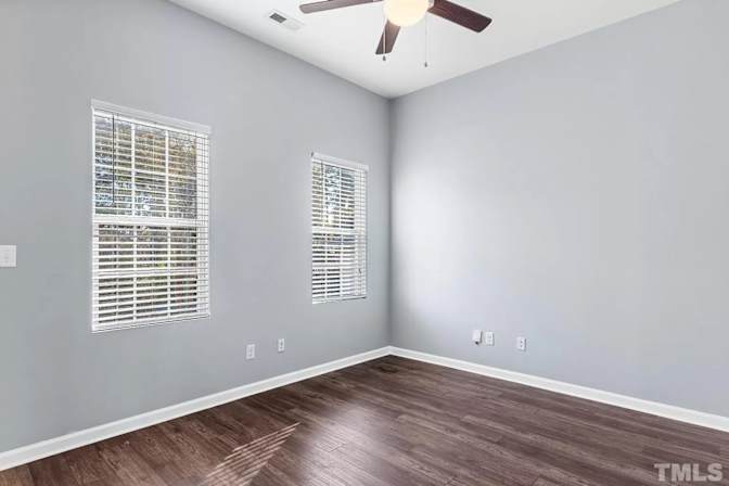 Alcove Rooms's room