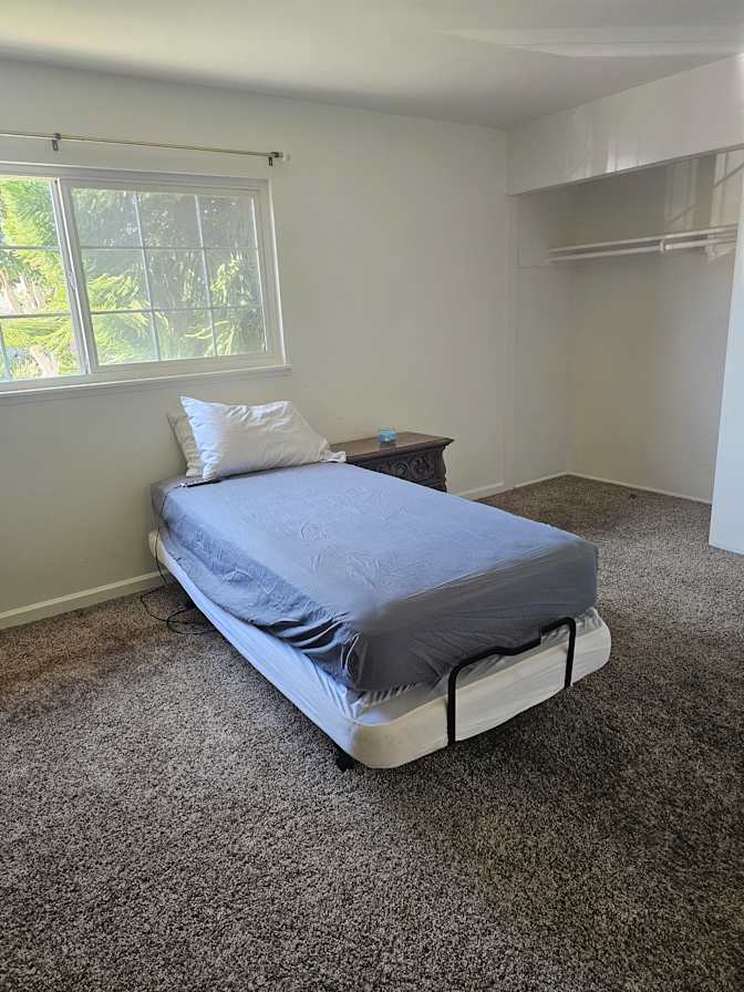 JEREMY's room