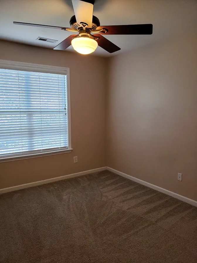 Alcove Rooms's room