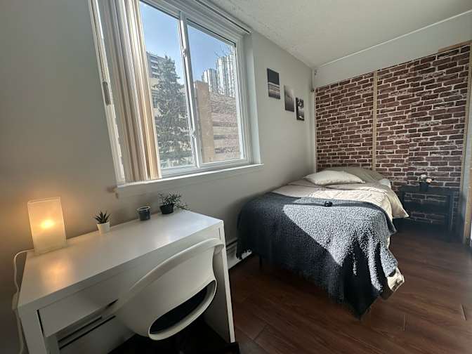Mehmet's room