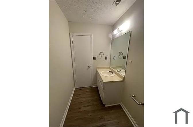 Alcove Rooms's room