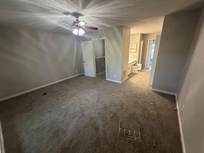 Alcove Rooms's room