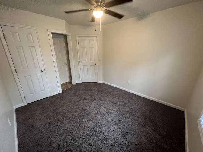 Alcove Rooms's room