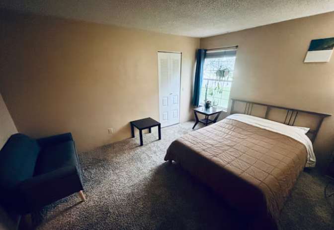 Thomas Rokita's room