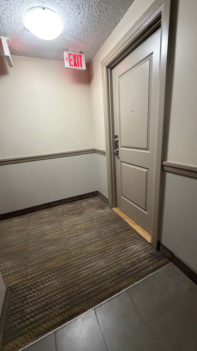 Carlos's room