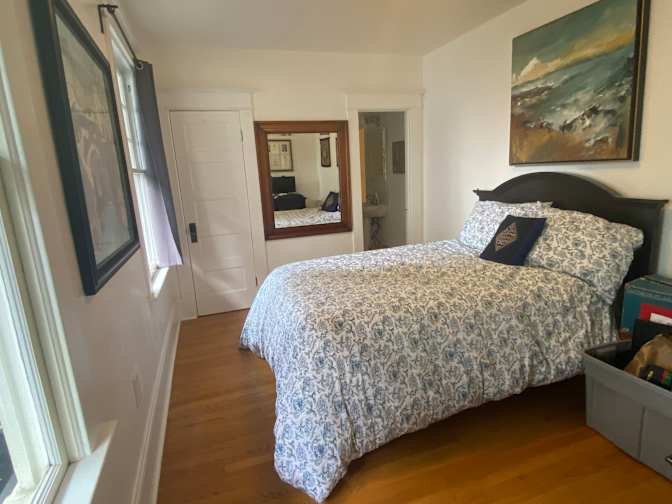 Glen's room